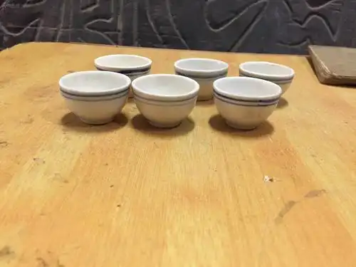 六只民国时期的青花小酒盅包老完整