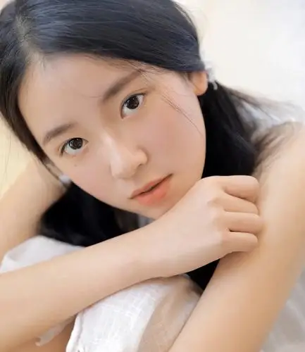 林辰涵13岁的时候拍的写真好可爱