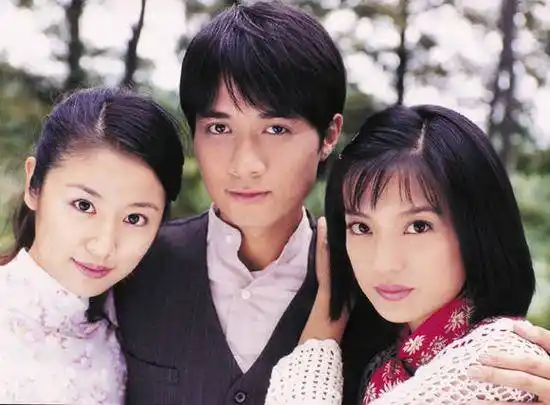 赵薇雨中的故事_她是琼瑶最看中的女演员却拒演《还珠格格3》(理由