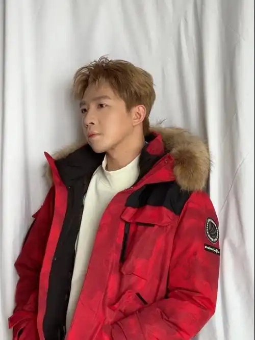 俞灏明超话下雪了,我们如期遇见7615 冬日的温暖心意,有live版