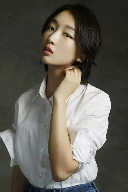 周冬雨海报壁纸现代装贴画宿舍卧室粘贴画明星高清精美图饰画