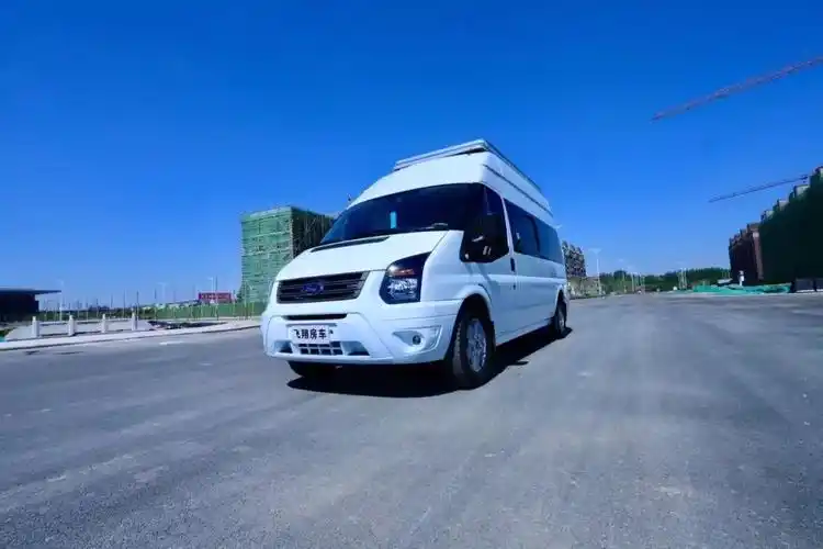 飞翔福特全顺b型房车,商务布局旅居配置一车两用