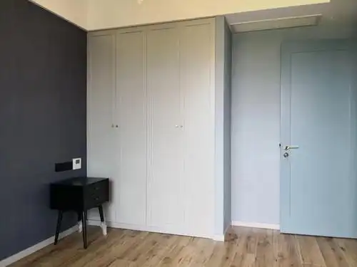 衣柜门搭配好了,卧室风格也美不少