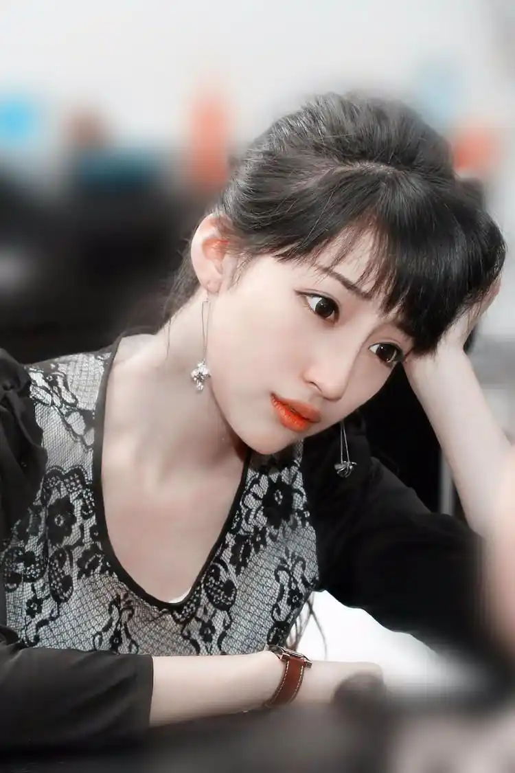 在光阴的转角处,是否煮一壶香茗,在一方院落里静心