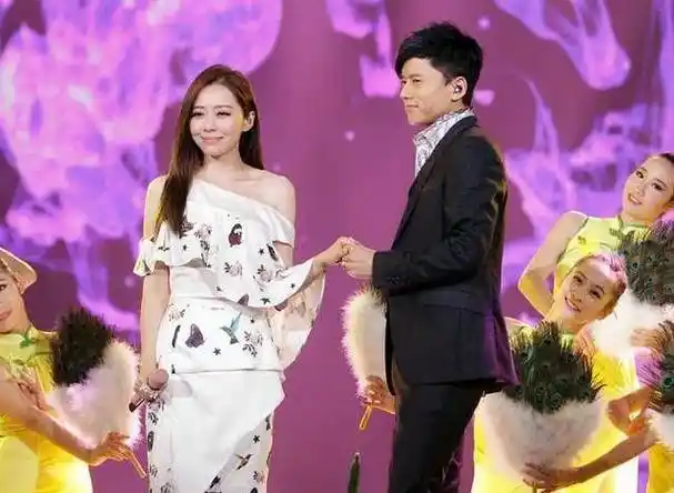 张靓颖张杰共唱《沉香》:经典之声,感动无限_音乐_合唱_深情厚意