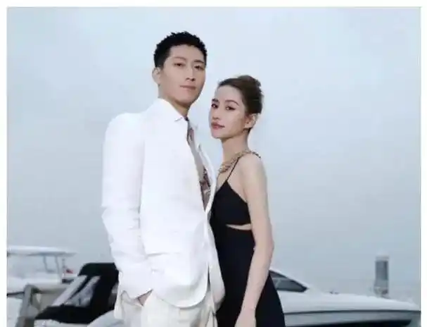 何超莲庆祝33岁生日,与老公久违同框,窦骁搂着娇妻高调秀恩爱