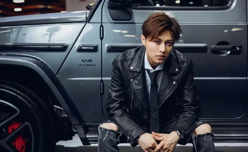 邱胜翊图片 邱胜翊机车风帅气图片