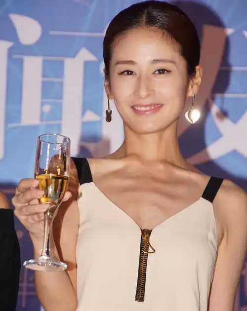 颖儿晒减肥餐坦言从130到90斤不反弹只因改变了饮食习惯