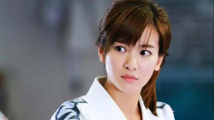 美女明星李晟桌面壁纸