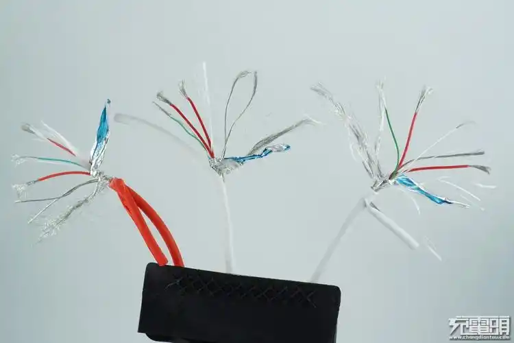 oppo/一加/华为 三款5a大电流快充数据线拆解与评测-充电头网