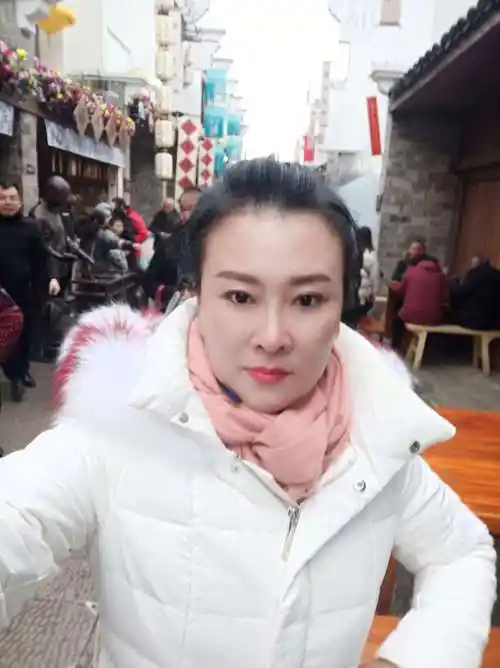 50岁离异女征婚照片(id:3679440)_江苏南京征婚交友_我主良缘网