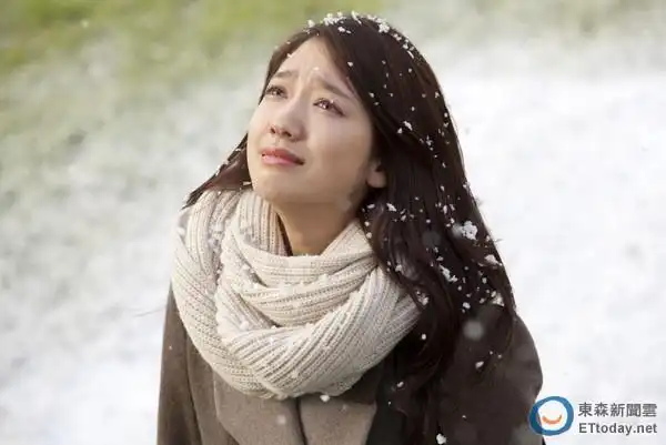 ▼朴信惠在片中哭得梨花带泪的模样感动不少观众.(图/前景娱乐)