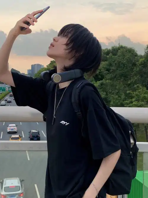 偏中性的短发女生参考