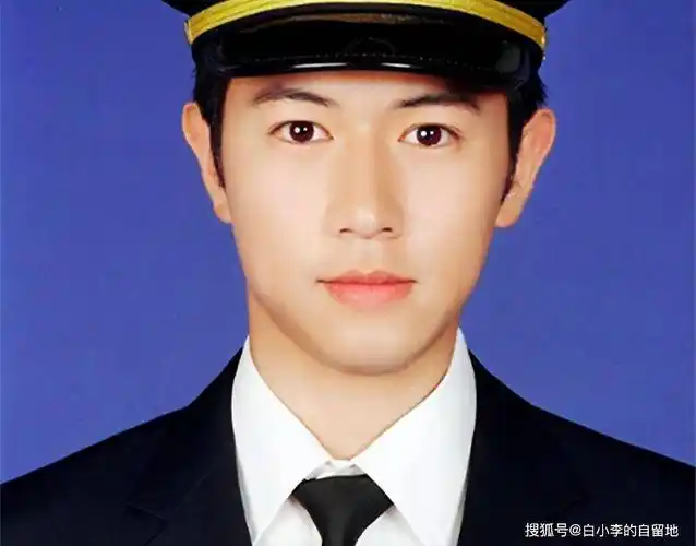 46岁陈键锋近照"吓人",满脸肉变发福油腻男,中年患遗传病