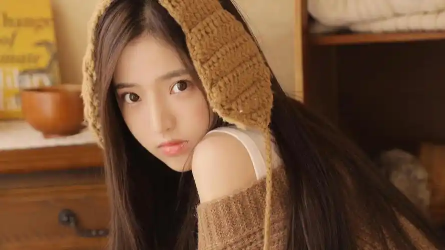 冬季文艺美少女写真,高清壁纸图片,清纯美女-回车桌面