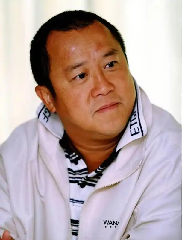 曾志伟叱咤港圈50年被卷入蓝洁瑛事件刘嘉玲推波助澜揭老底