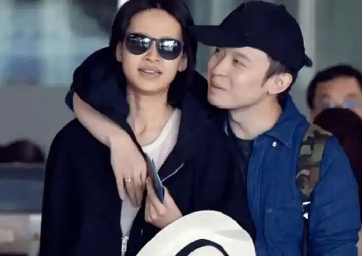 董子健官宣离婚,6月份称呼就变了,7月份孙怡晒照:远离男人_王京_资源