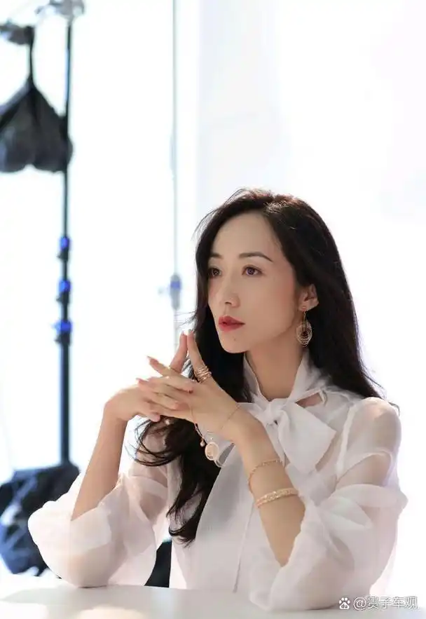 韩雪军人世家出身从小就坚毅果敢 韩雪出生于军人世家,自小就展现出