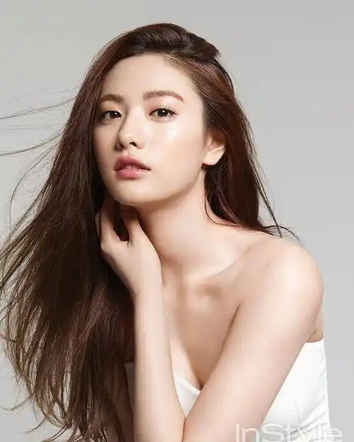 原创世界第一美女林珍娜穿搭清新靓丽吸睛的颜值时尚感倍增