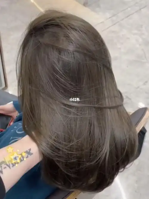 黄皮肤赶紧来染这款发色显白两个度