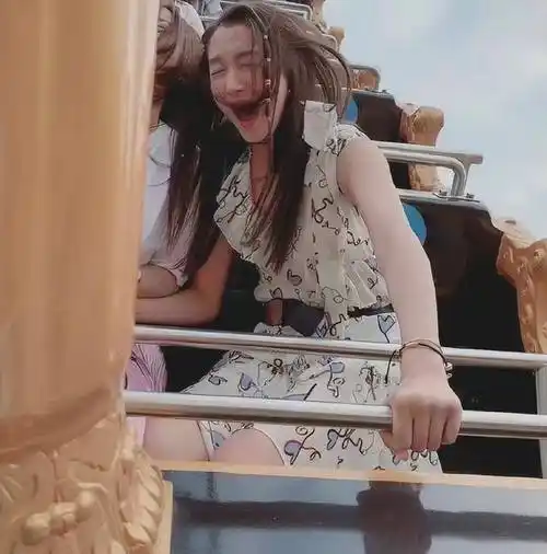 原创王牌家族游戏胜利后让嘉宾换头像关晓彤和华晨宇无辜躺枪