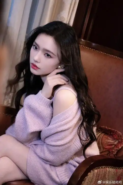 独一无二的贵气与美好,我们心中星光熠熠的女明星就是这样的美女宝贝