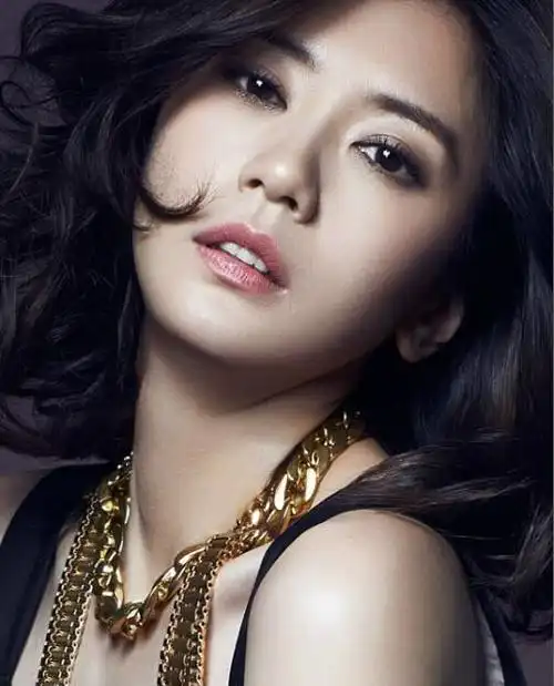 看了贾静雯年轻时的照片,才明白为啥有人愿意为她豪掷五亿!