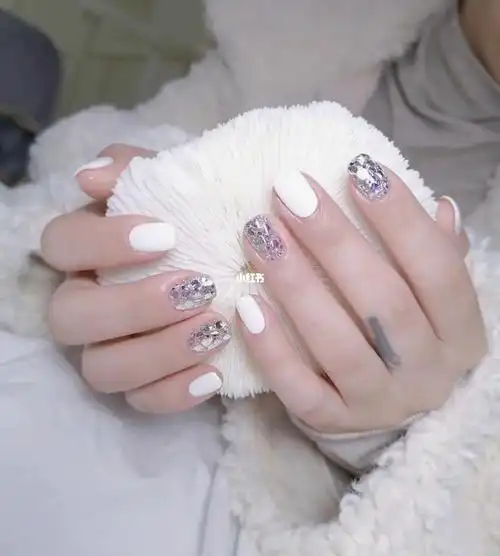 三明美甲探店白色跳色美甲简约美甲