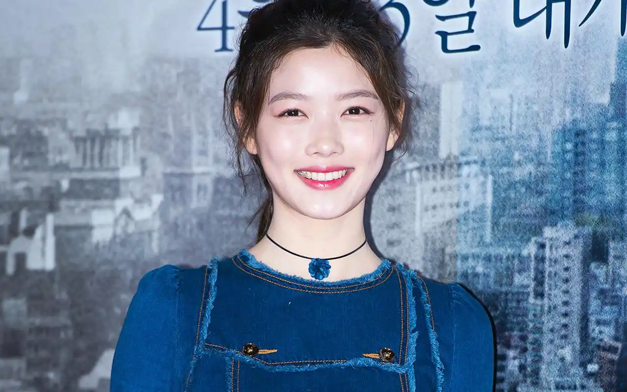 韩国美女金裕贞性感写真桌面壁纸