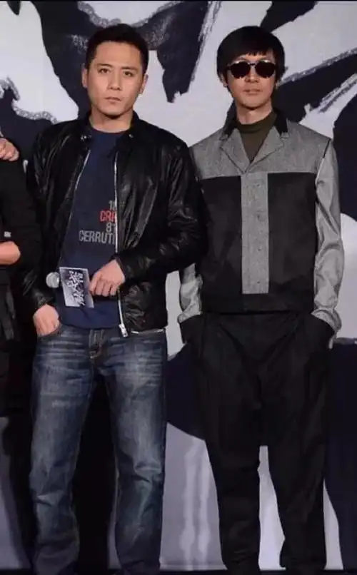 意外暴露身高,网友:好好看他的鞋子(黄晓明身高是多少厘米) - 冷求网