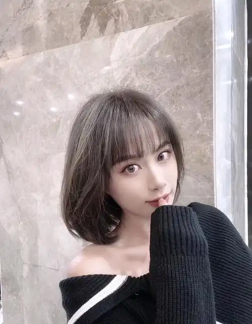 大脸适合什么发型(脸大的女生适合长发吗)