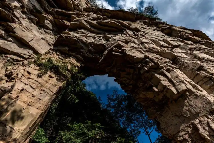 张家界森林公园的南天门,只有步行才能经过这里.