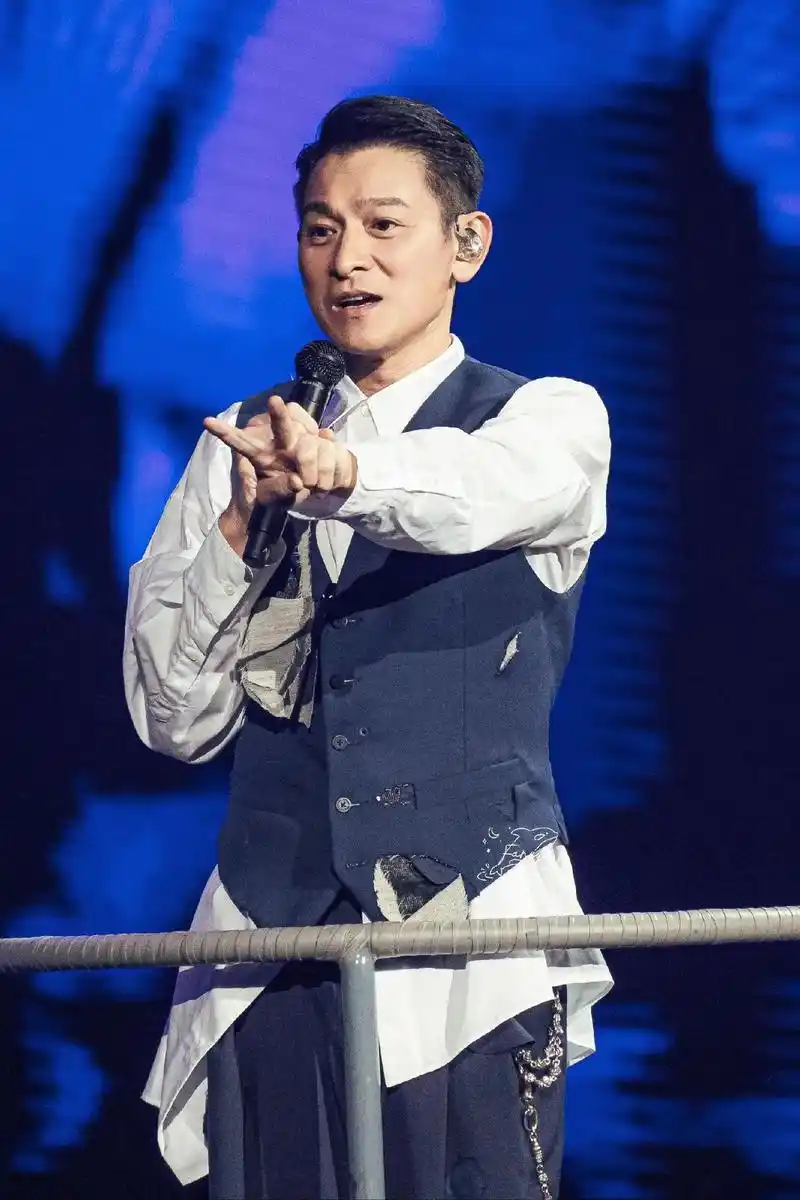 2024刘德华演唱会开启 #刘德华 - 抖音