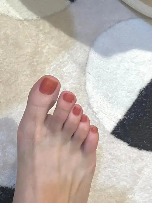 夏日显白脚趾甲悦诗风吟指甲油06