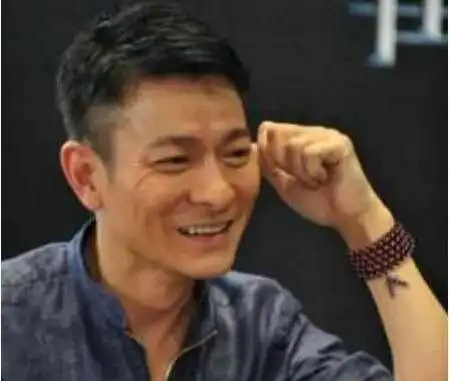 看完这个就知道天王刘德华究竟有多爱佛珠手串了