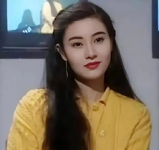 香港小姐李嘉欣为嫁豪门有多拼击退何超琼钓走许晋亨