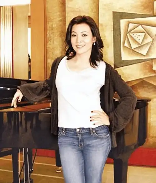 陈冲:大女儿哈佛毕业,小女儿成演员,如今61岁被丈夫宠成公主_作品