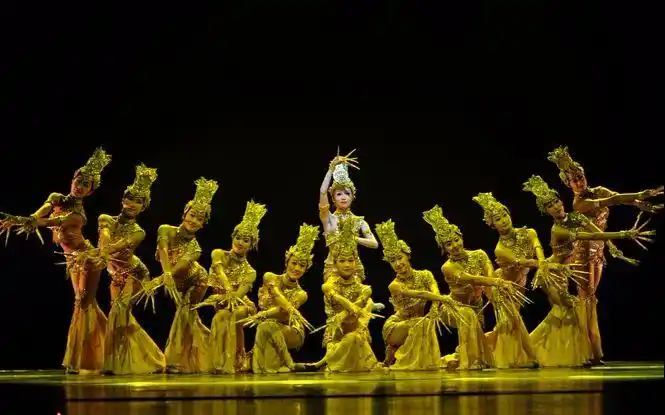 【古典舞】敦煌 61 群舞《千手观音》<北舞高清版>(编舞