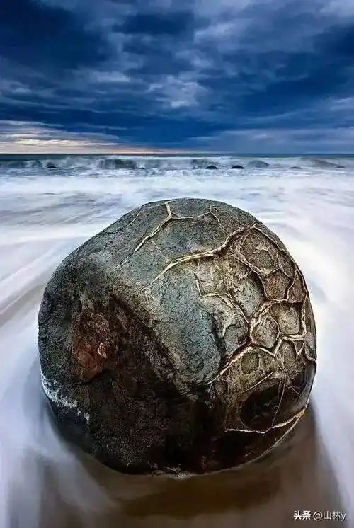 世界各地奇石,总有你没见过的奇特样式