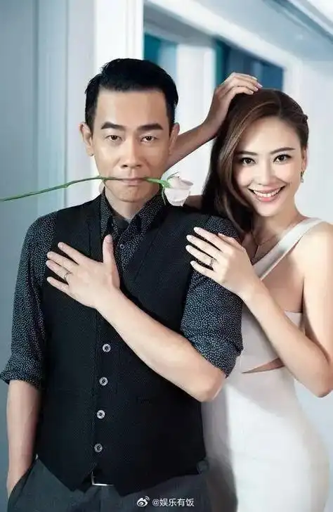 应采儿庆祝与陈小春结婚14周年