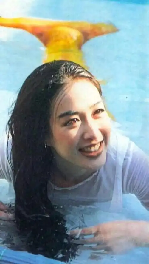 钟丽缇年轻时好明媚呀!漂亮极了,还灵动可爱,美得超有辨识度