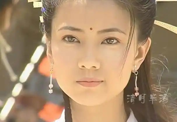 美貌平分秋色的8对红白玫瑰,别说男主挑花眼,观众也选不出来啊