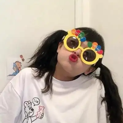 戴眼镜的沙雕女头_女生头像_我要个性网