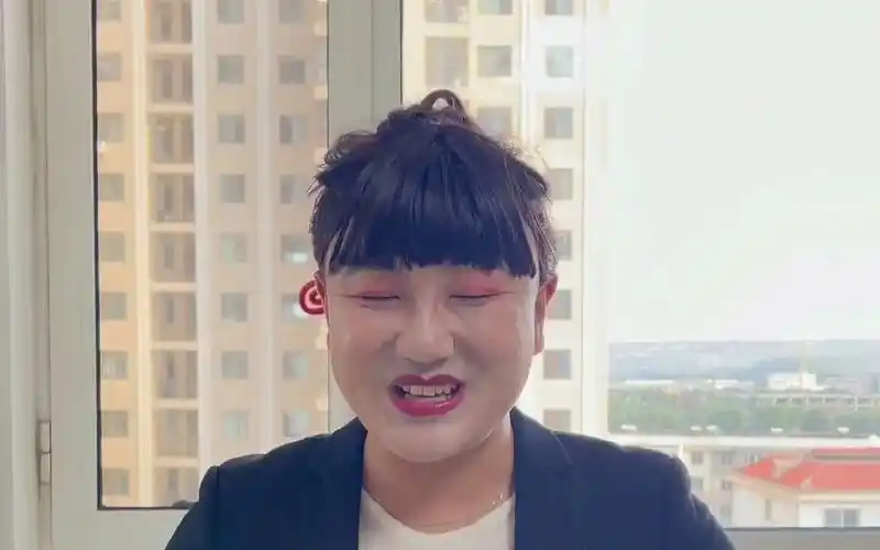 这个女主播真搞笑