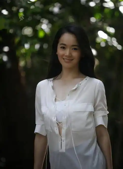 左小青:唯一一个与陈道明传绯闻的女星,与富豪老公离婚至今单身_姜文