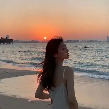 2020头像女最新版的背影_女生唯美漂亮背影头像高清原图大全_3dm手游