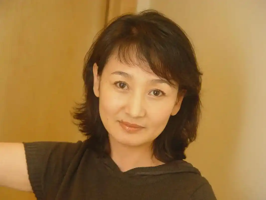 每日一星(973):演员哈斯高娃. 哈斯高娃,1962年出生 - 抖音