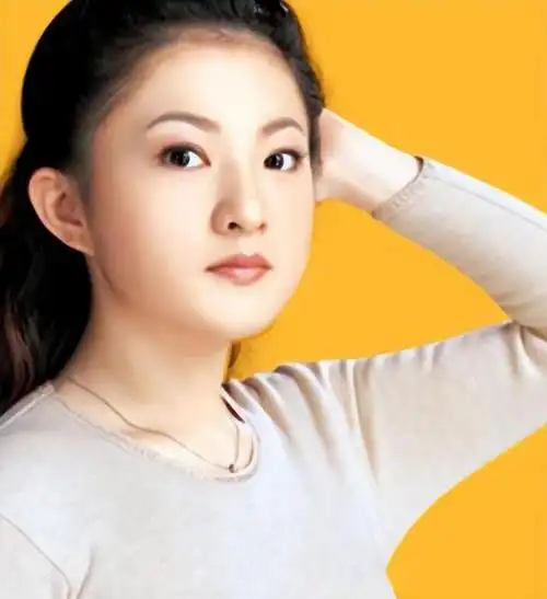 金铭8岁演婉君爆红让撒贝宁暗恋20年如今43岁却仍单身