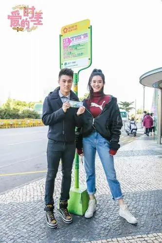 赌王儿子何猷君求婚!他之前竟在新加坡交过不少女朋友.