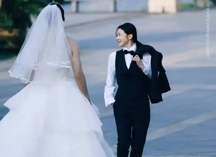 好甜!陈紫函戴向宇庆祝结婚8周年,再现《恶作剧之吻》高光桥段